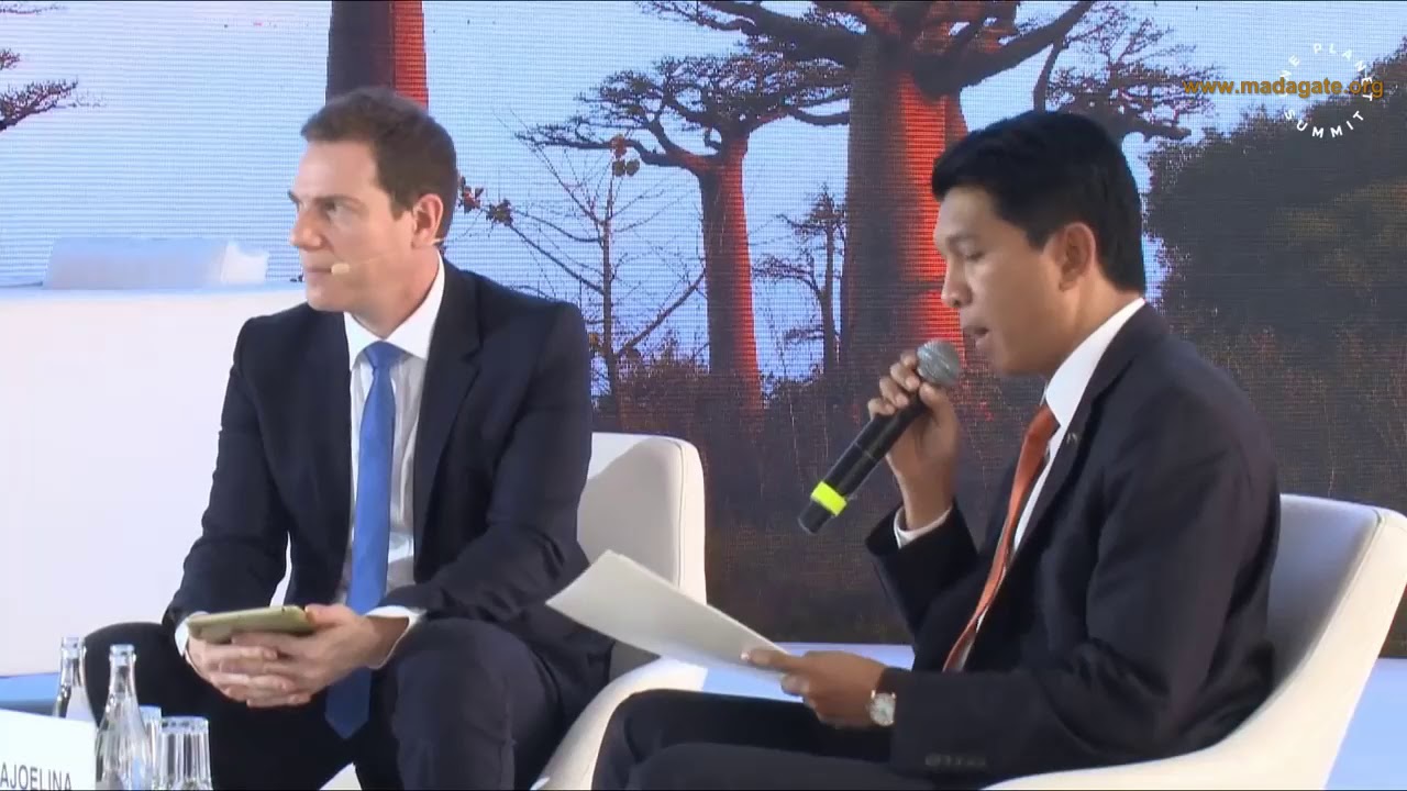 Intervention du président malgache Andry Rajoelina lors One Planet Summit en mars 2019. Le président reprend le chiffres de la déforestation publiés dans le cadre du projet BioSceneMada pour lancer son plan national de reforestation et de conservation des forêts à Madagascar.